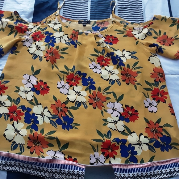 Casual woman blouse, short sleeves, 100 % Polyester - Picture 2 of 4